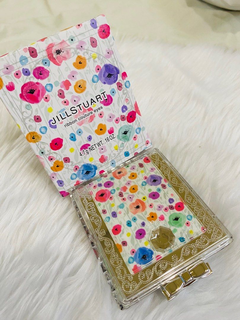 JILL STUART RIBBON COUTURE EYES (Category: Makeup) located in Pagsanjan. Submitted by lavishbyji22912 (Listing ID 1413986702, Image 3). Description: 100% AUTHENTIC BRAND NEW WITH BOX AS IN SUPER CUTE NG SHADE SEE PHOTOS .