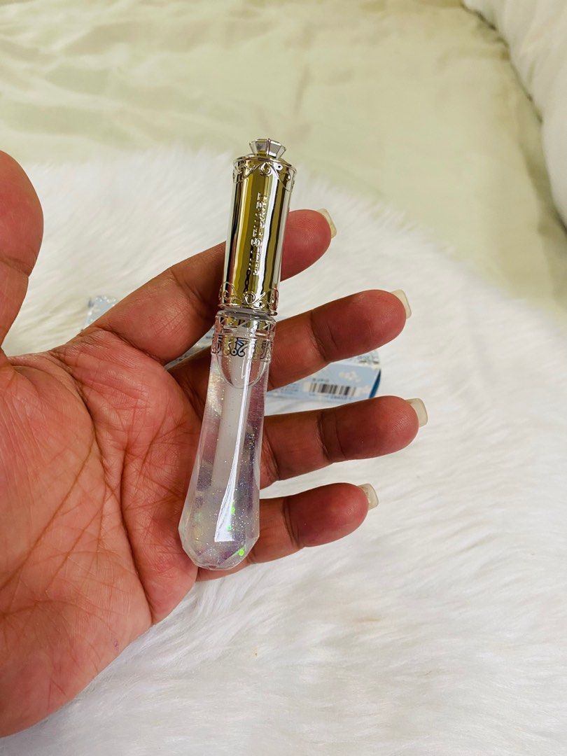 JILL STUART SHIMMERING LIP ESSENCE (Category: Makeup) located in Pagsanjan. Submitted by lavishbyji22912 (Listing ID 1413987385, Image 2). Description: AUTHENTIC BRAND NEW WITH BOX SEE PHOTOS.