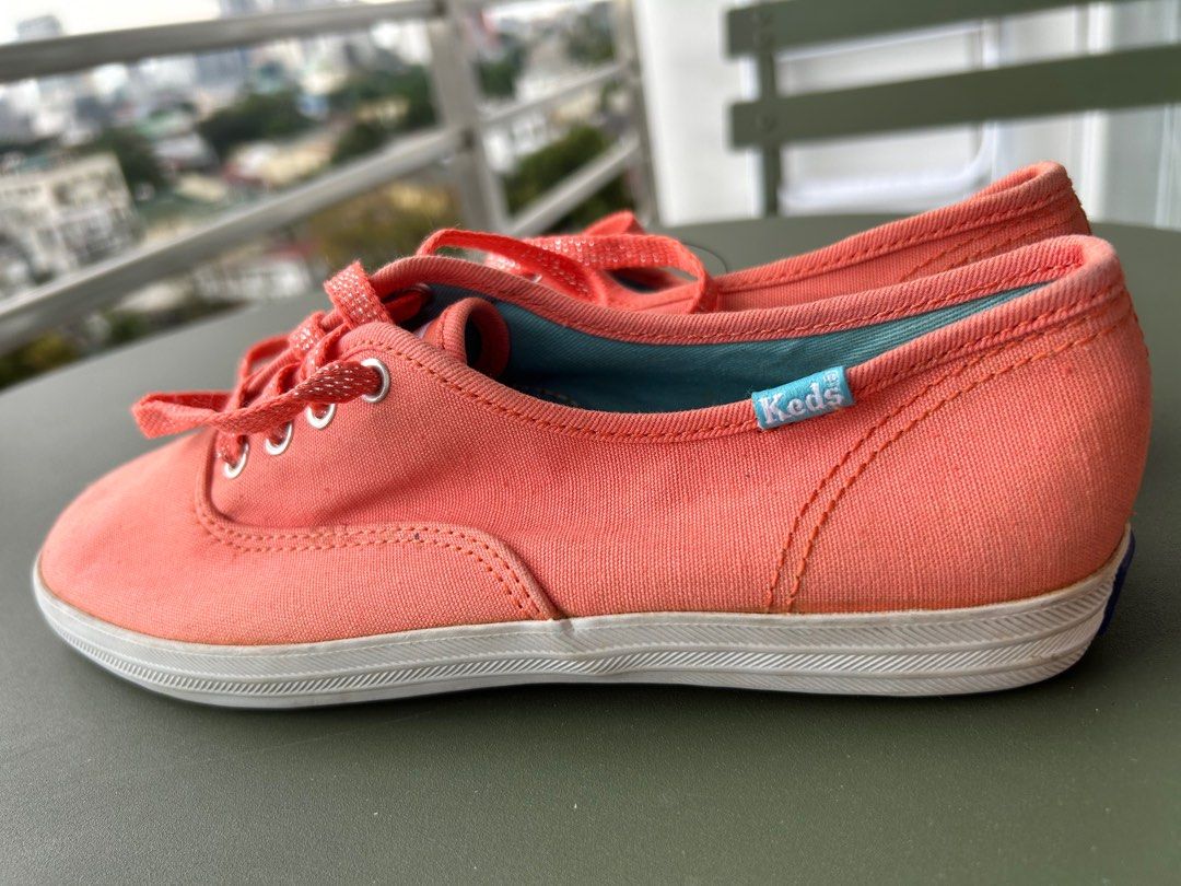 Keds Coral Sneakers Size 6 (Category: Sneakers) located in Quezon City. Submitted by iamdaisyduck (Listing ID 1413963461, Image 3). Description: ~ Features a canvas upper, lace-up closure, and a rubber sole ~ The insole is cushioned with shock-proof arch support ~ Size 6 ~ sample shoes, bought from Keds outlet ~ stored for a long time, never used.