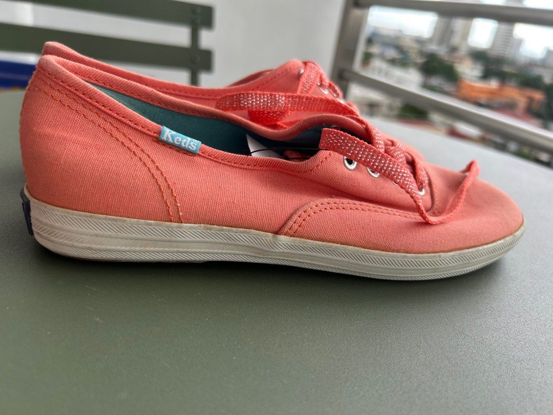 Keds Coral Sneakers Size 6 (Category: Sneakers) located in Quezon City. Submitted by iamdaisyduck (Listing ID 1413963461, Image 2). Description: ~ Features a canvas upper, lace-up closure, and a rubber sole ~ The insole is cushioned with shock-proof arch support ~ Size 6 ~ sample shoes, bought from Keds outlet ~ stored for a long time, never used.