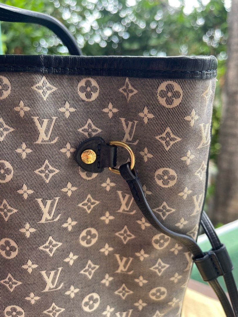 Louis Vuitton Neverfull MM Idylle (Category: Luxury Bags & Wallets) located in San Fernando. Submitted by wayweworeph (Listing ID 1413861002, Image 3). Description: Louis Vuitton Neverfull MM Idylle complete with original box and dustbag and receipt. Bought in the US for 1400 usd. Like new. Price negotiable. .