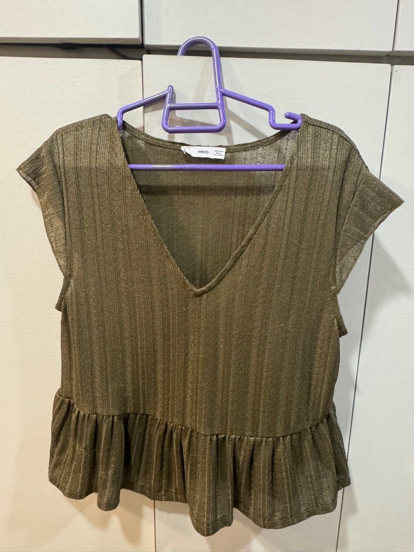Mango Green Sheer Top (Medium) (Category: Blouses) located in Quezon City. Submitted by declutter_cts (Listing ID 1413991379, Image 1). Description: Worn twice.