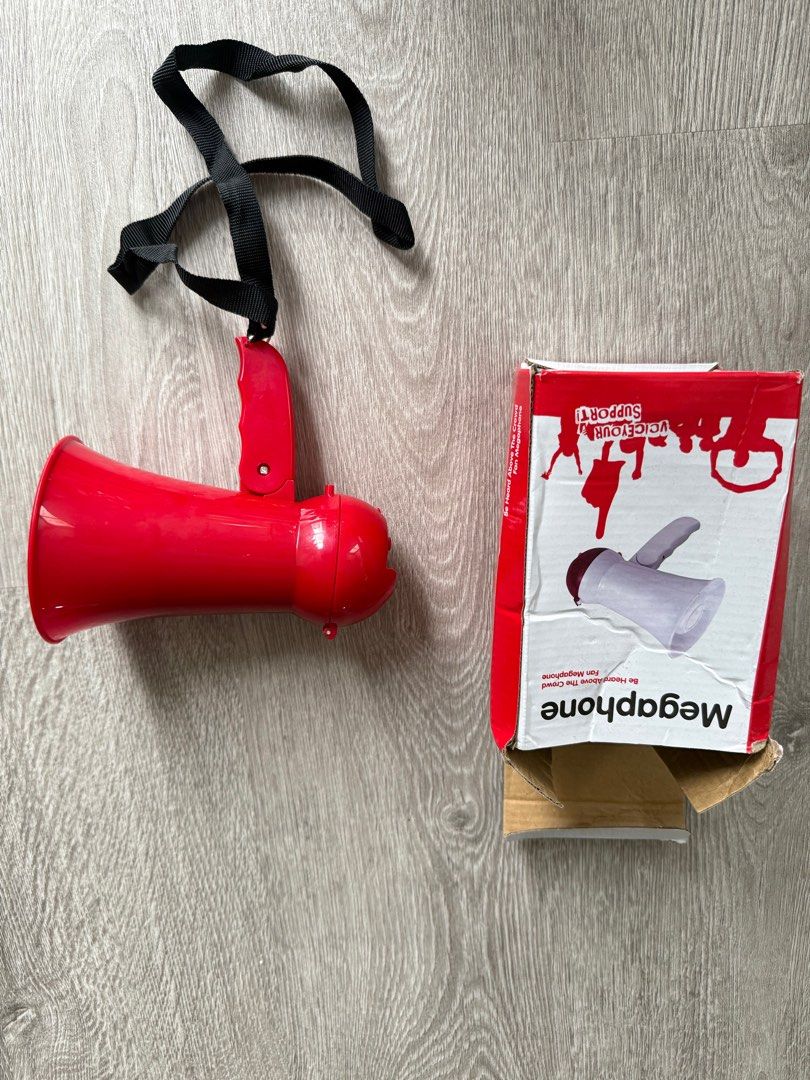 Megaphone65076144366338111