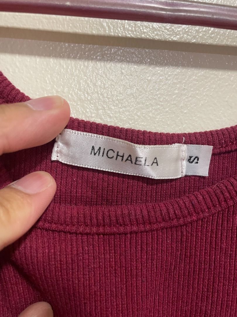 Michaela Burgundy Cold Shoulder Dress (Category: Dresses) located in Mandaluyong City. Submitted by _copndrop (Listing ID 1414005863, Image 3). Description: - Burgundy cold shoulder dress - Ribbed texture - Bodycon fit - Scoop neckline - Short sleeves - Perfect for special occasions and nights out SMALL ON TAG NO WHEN WORN PICS RFS: DECLUTTERING LENGTH: 36 INCHES LOC: MANDALUYONG.