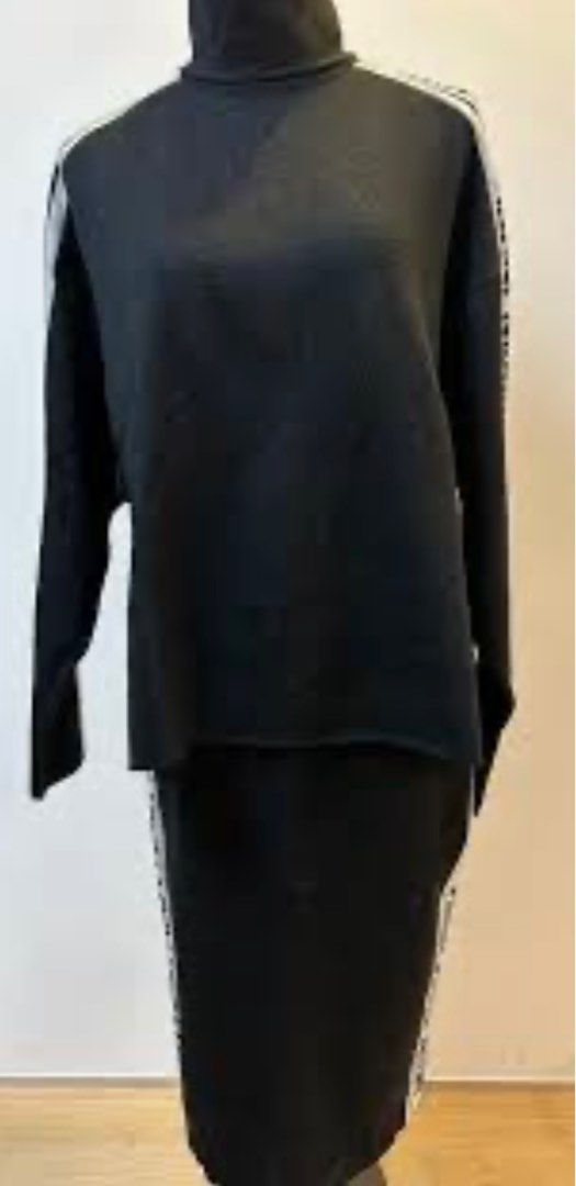 MSGM （分類：其他上衣）位於 Hong Kong。 由 kwwok 提交（商品編號 1414036076，圖片 4）。簡介： MSGM套裝 上衣加裙。