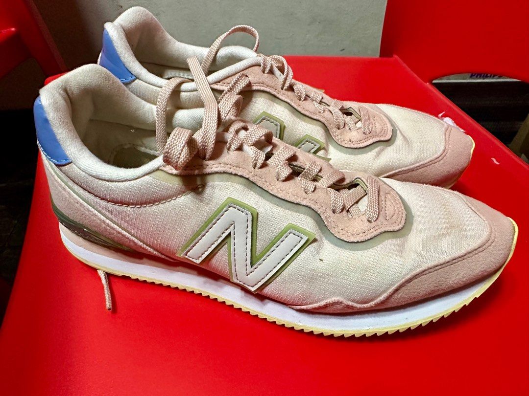 New Balance Sola Sleek V1 (Category: Sneakers) located in Manila. Submitted by rc103 (Listing ID 1413946101, Image 2). Description: Good condition 9/10 No box No swap Pickup only at Diliman QC .