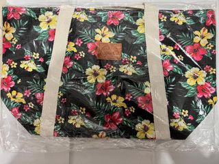 (Category: ) located in . Submitted by mystylishwardrobe (Listing ID 1414000480, Image 1). Description: .