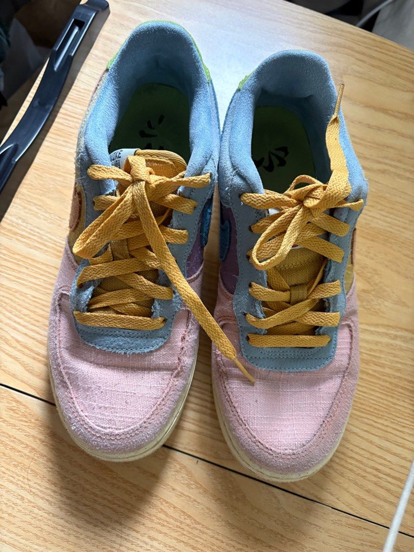 Nike Air Force 1 Low Multi-Color (Category: Sneakers) located in Taguig. Submitted by junamee (Listing ID 1413937699, Image 2). Description: Well used, minor scratches and stain Size 7Y (US 8.5 W).