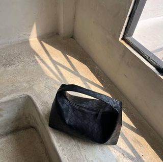 (Category: ) located in . Submitted by thriftclubb (Listing ID 1413946116, Image 1). Description: .