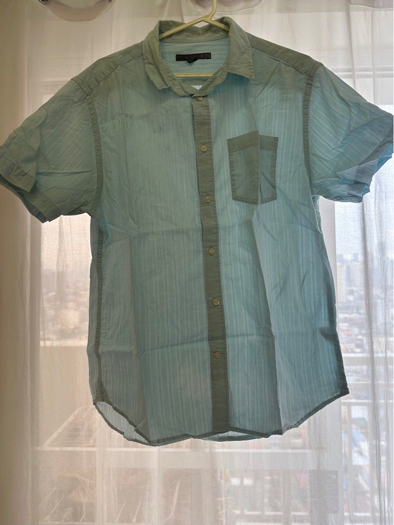 Old Navy Short Sleeve Shirt (Category: Shirts) located in Pasay City. Submitted by ria.cart (Listing ID 1413974848, Image 1). Description: -has unnoticeable stain.