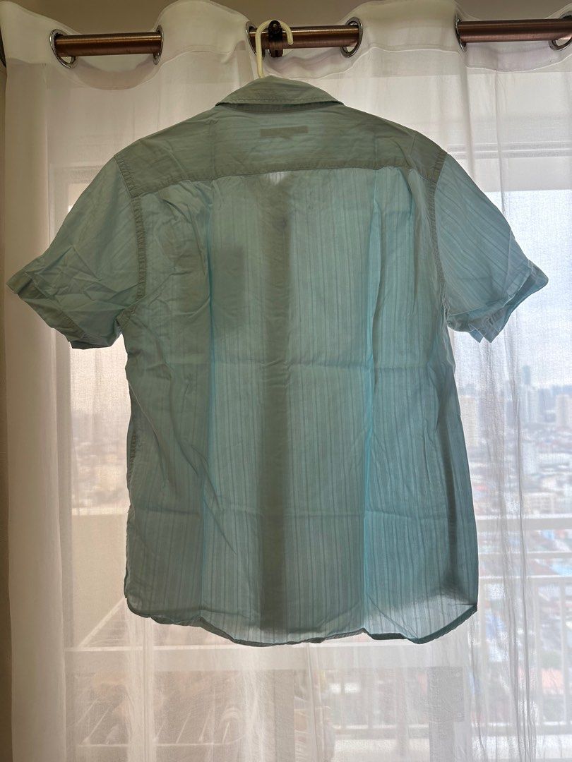 Old Navy Short Sleeve Shirt (Category: Shirts) located in Pasay City. Submitted by ria.cart (Listing ID 1413974848, Image 3). Description: -has unnoticeable stain.