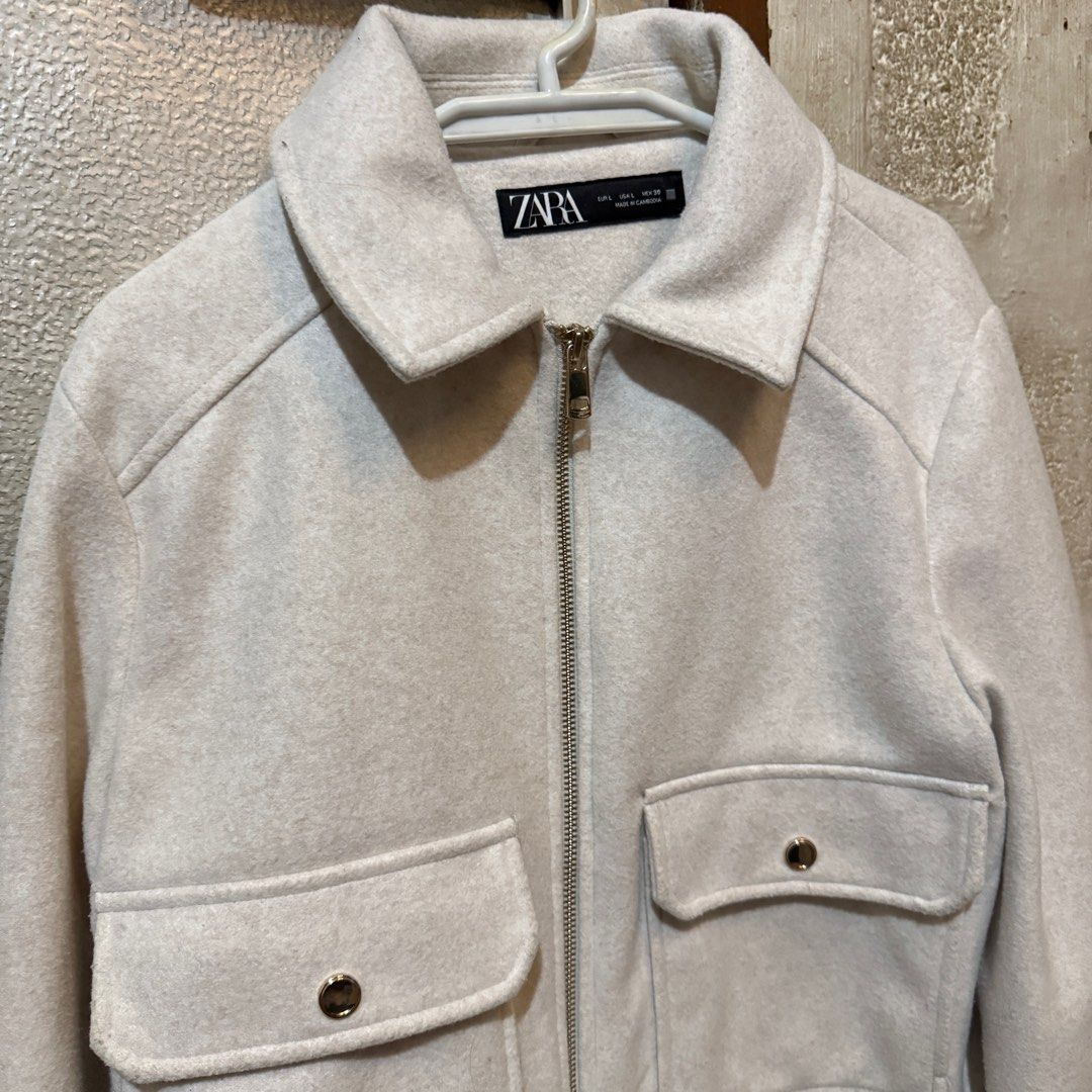Original Zara Soft Zip-up Jacket in Ecru (Category: Coats, Jackets and Outerwear) located in Antipolo. Submitted by bern.clo (Listing ID 1414012904, Image 2). Description: • Large on tag • original mall bought • 10/10 condition • only used once • super nice and comfy.