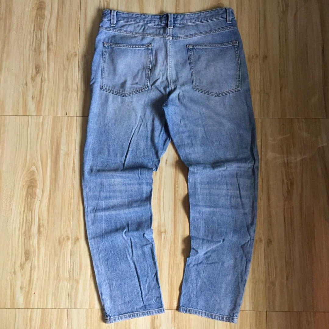 Baleno Straight Cut Jeans (Category: Jeans) located in Bulacan. Submitted by flipsrus (Listing ID 1413936736, Image 2). Description: - Size: 36 - Washable Stain.