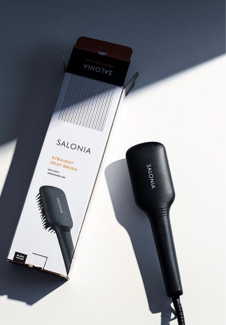 Salonia Straight heat brush (Category: Hair) located in Quezon City. Submitted by joanna_uy (Listing ID 1413946324, Image 1). Description: Bought in Japan Open the box only, did not use Brand new.