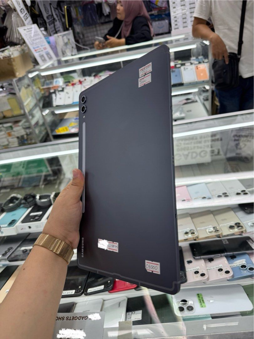 Samsung Tab S10+ 512gb 5G No issue All working (Category: Android) located in San Juan City. Submitted by javedsgadgetshop (Listing ID 1413996225, Image 2). Description: INSTALLMENT OPTIONS : SPAY LATER / GGIVES / CREDIT CARD! WE BUY AND SELL SO PWEDE MAGBINTA OR SWAP ! Quick Specs : 💵 Samsung Tab S10+ 5G •512gb •NTC Variant •Good batt health •Factory Unlock •97% Smoothness •No hidden issue | No Repaired •100% Authentic | Not Refurbished •w/ OEM