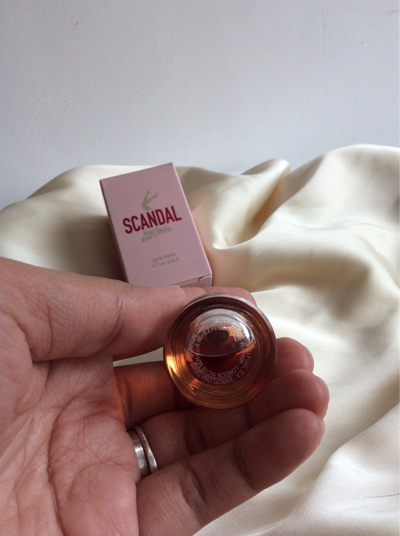 Scandal Jean Paul Gaultter EDP (Category: Fragrance & Deodorants) located in Pasig City. Submitted by ladyschoize (Listing ID 1413935158, Image 3). Description: Scandal Jean Paul Gaultter Mini 💰 Price: 650 Selling my Scandal Jean Paul Gaultter 6ml doppler. Slightly used but still almost full. Comes with original box. Smells vanilla, soft, and long-lasting — perfect for everyday use. Condition ✔️ good condition ✔️ Bottle & box in great condition 