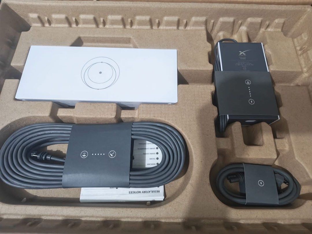 Starlink Gen 3 Kit (Category: Cables & Adaptors) located in Pasig City. Submitted by mmyjoy (Listing ID 1413937253, Image 1). Description: starlink kit for sale gen 3 Router 5k Power supply 3500 Cable 1k.