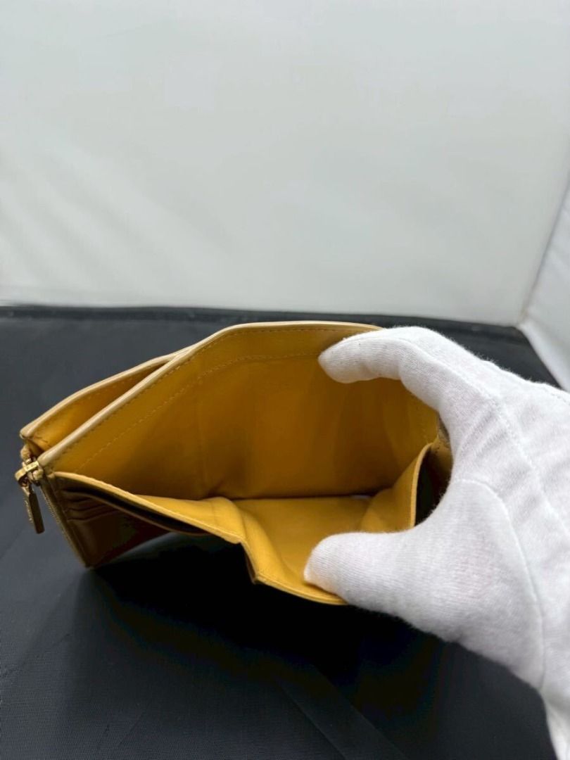 TOD'S Timeless Leather Wallet Long Wallet (Category: Wallets & Card holders) located in Paranaque City. Submitted by iveskixs (Listing ID 1413886804, Image 3). Description: Purchased in Japan Authenticity Guaranteed! - Colors may appear differently depending on your monitor settings - We do not handle imitations or counterfeits. - Please refrain from buying if you are looking for a new item or are sensitive about details. - For products marked "U