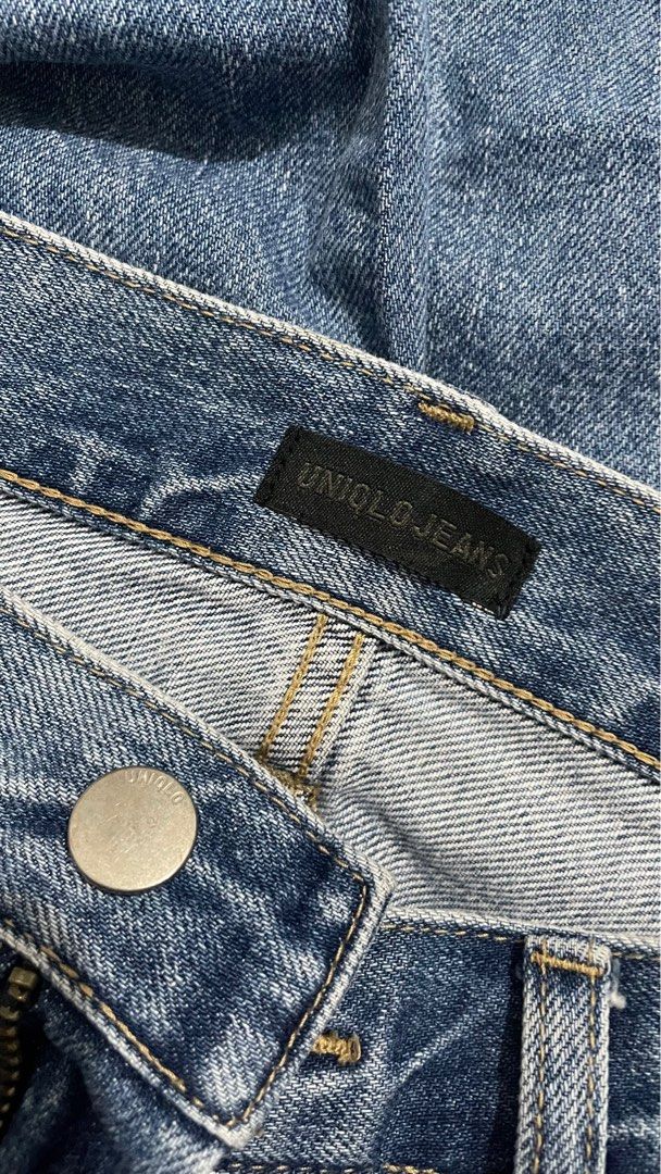 uniqlo baggy jeans (Category: Jeans) located in Manila. Submitted by sushibakeee (Listing ID 1413955457, Image 2). Description: w - 31.5 l - 42.