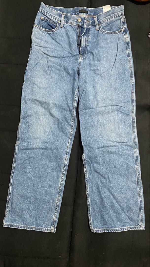 uniqlo baggy jeans (Category: Jeans) located in Manila. Submitted by sushibakeee (Listing ID 1413955457, Image 1). Description: w - 31.5 l - 42.