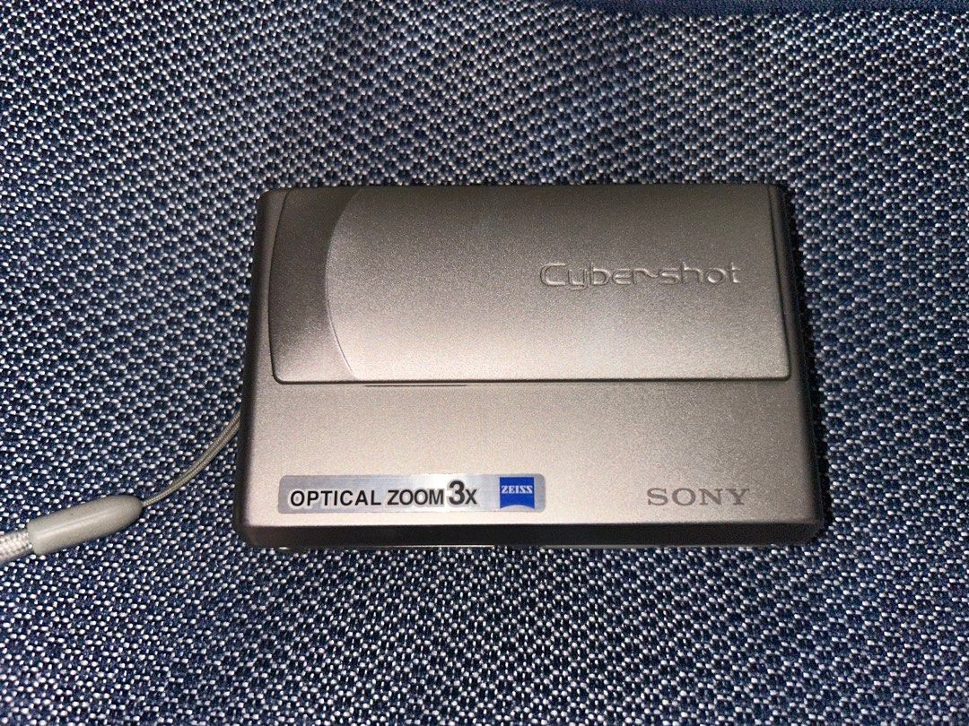Untested Sony Cybershot Camera (Category: Cameras) located in Gapan. Submitted by an.na06 (Listing ID 1413996213, Image 1). Description: Untested Sony Cybershot DSC-T1. As you can see in the picture it is a camera that is in good condition—no scratches and does not have any cracks. It doesn’t come with a battery and memory card. Price can be negotiable. DM ME FOR MORE INFORMATION! MOP- GCASH MOD- JNT or LBC.