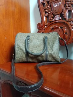 (Category: ) located in . Submitted by bags_infinity (Listing ID 1413888817, Image 1). Description: .