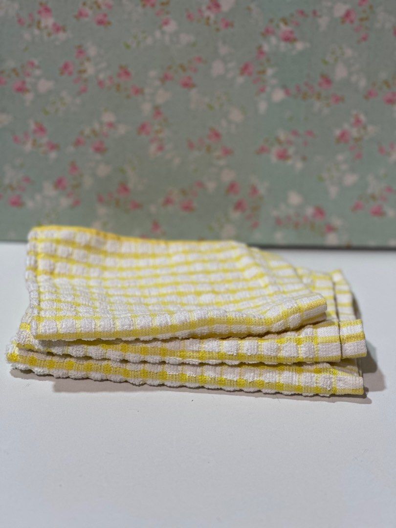 3pcs Yellow Checkered Kitchen Towel (Category: Towels, Napkins & Holders) located in Davao. Submitted by favoritepreloved (Listing ID 1414210571, Image 1). Description: ❤️ Fixed price ❤️ 28cm x 40cm.