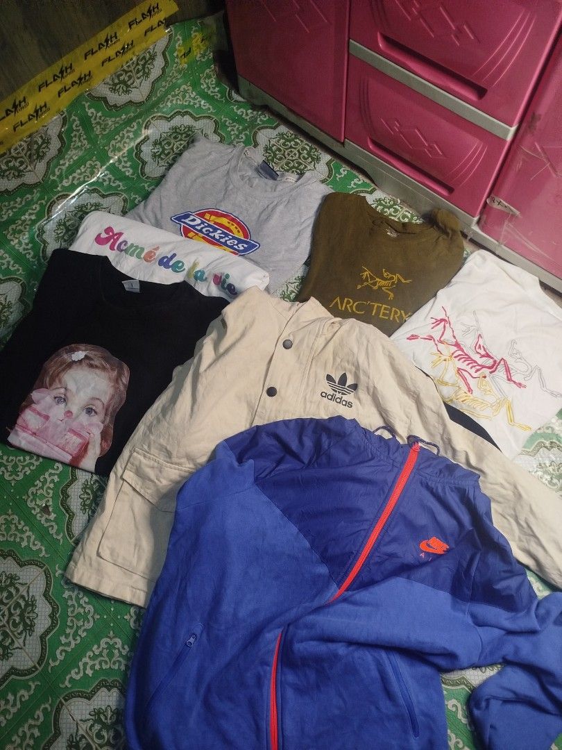 Assorted Branded T-shirts and Jackets (Category: Tshirts & Polo Shirts ) located in Meycauayan. Submitted by federicnar82127 (Listing ID 1414106690, Image 1). Description: aspack na mga boss .