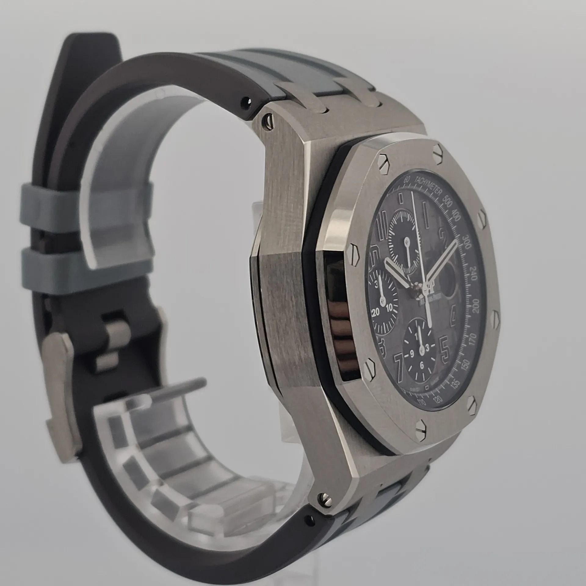 Audemars Piguet Royal Oak Offshore 26470ST.OO.A104CR.01 (Category: Watches) located in Singapore. Submitted by watchbanka.deer (Listing ID 1414114477, Image 3). Description: M260006UAPT Watch Condition Very Good Warranty Card Year N/A Diameter 42mm Movement Automatic Case Material Steel Dial Color Gray Accessories Includes original packaging and certificate No Exchange Thank You Want to see more watches we have please follow us on: Website: https