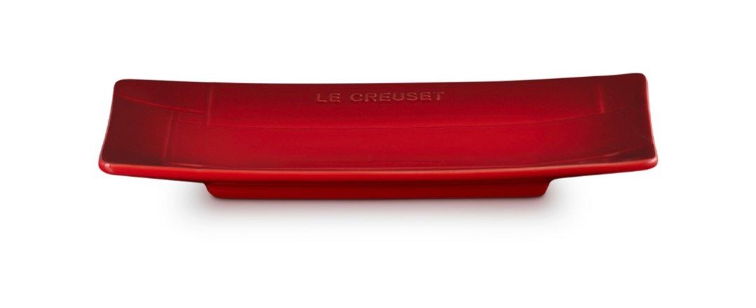 Authentic Le Creuset Meshed Rectangular Plate, 23cm, Cerise (Category: Dinnerware & Cutlery) located in Manila. Submitted by sterling_grace (Listing ID 1414071734, Image 2). Description: - Authentic Le Creuset Meshed Rectangular Plate - Size: 23cm - Color: Cerise - Elegant design - Ideal for serving - High-quality Le Creuset craftsmanship.