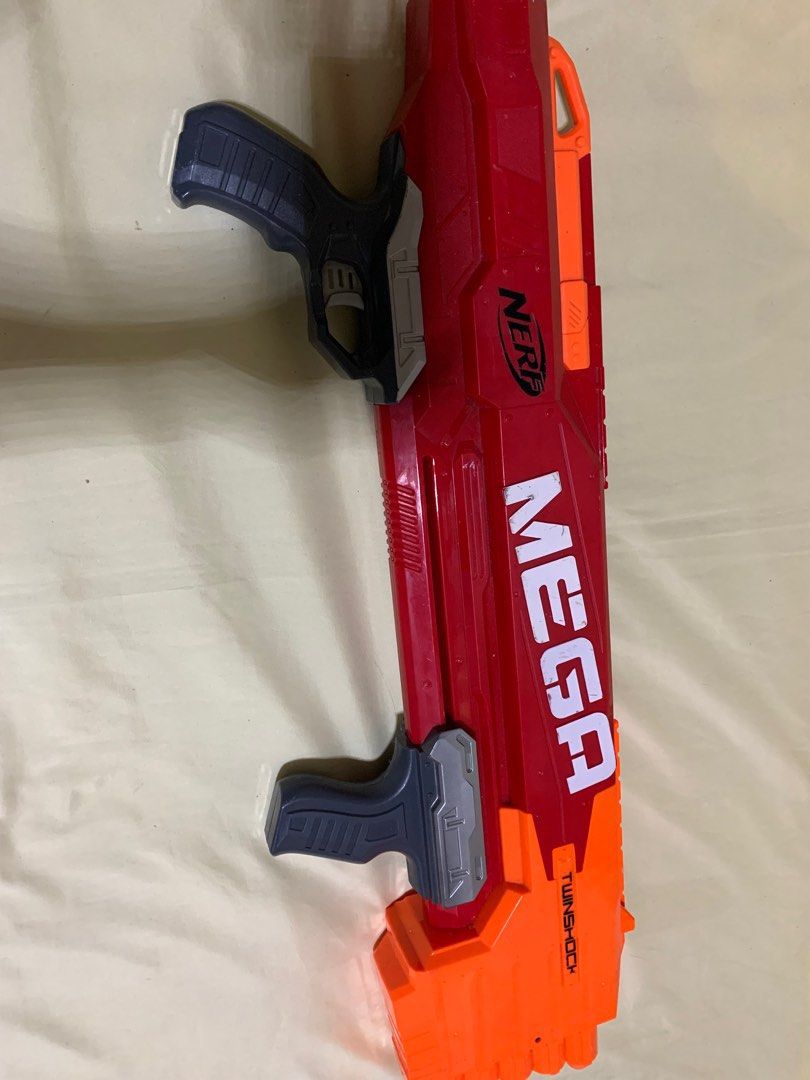 Big Nerf Gun (Category: Action & Battle Toys) located in Guiguinto. Submitted by labubu_lovelovelove (Listing ID 1330563730, Image 3). Description: .
