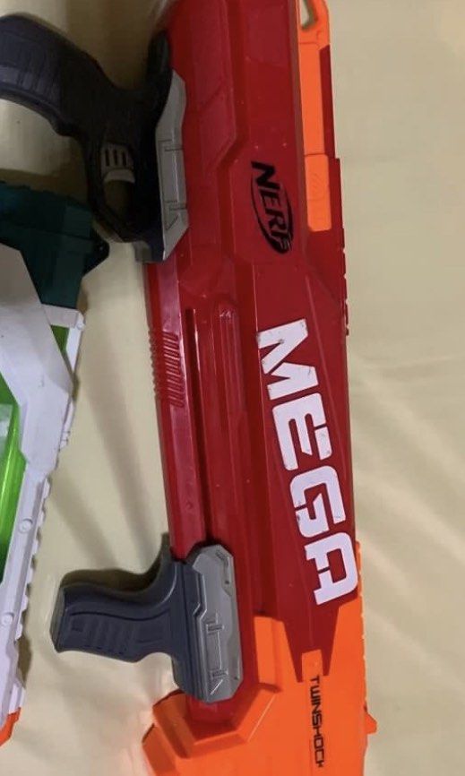 Big Nerf Gun (Category: Action & Battle Toys) located in Guiguinto. Submitted by labubu_lovelovelove (Listing ID 1330563730, Image 1). Description: .