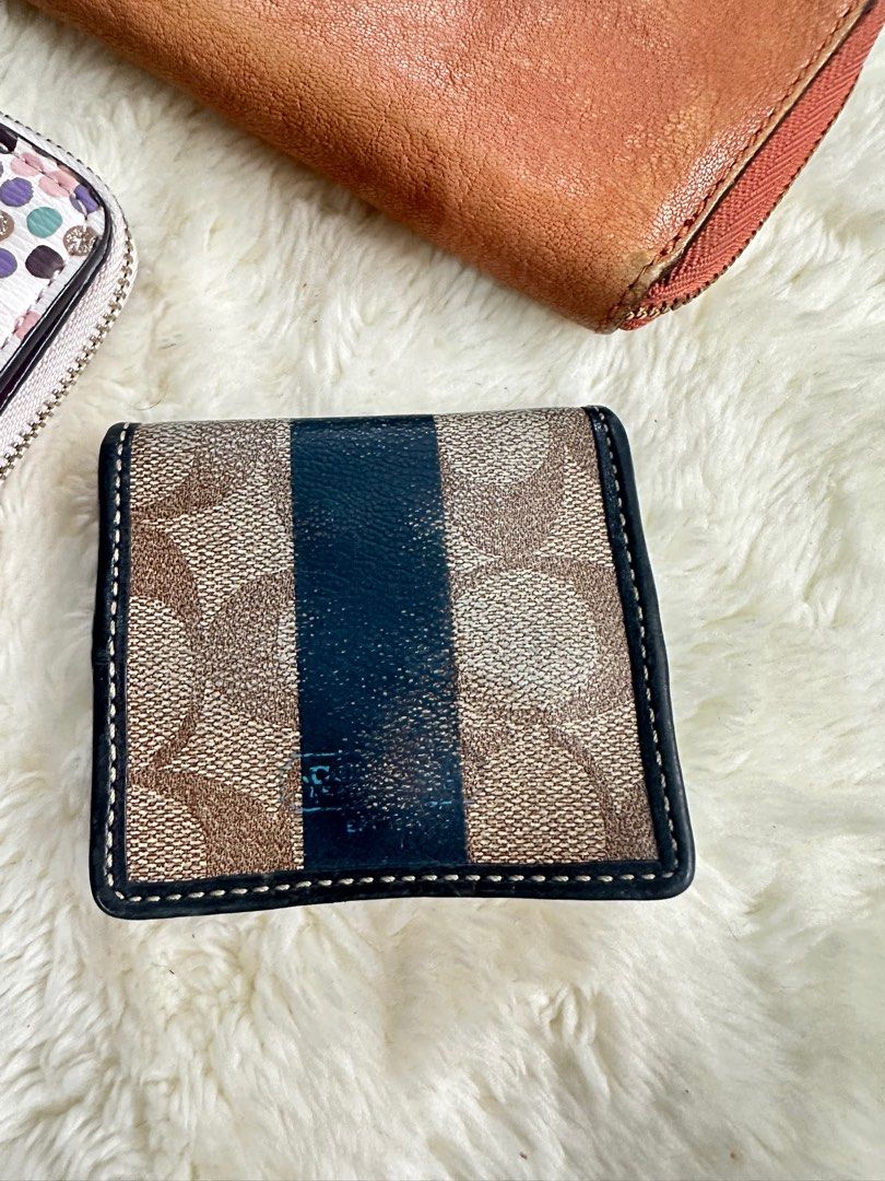 Bundle Chloe Leather Wallet (Category: Luxury Bags & Wallets) located in Cainta. Submitted by shopbyyna (Listing ID 1414153899, Image 3). Description: Bundle take all All original As is see minor flaws Good for everyday use sa di maselan 😅.