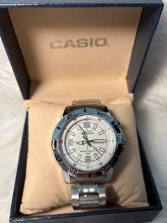 (Category: ) located in . Submitted by closetbyanneph (Listing ID 1414239214, Image 1). Description: .