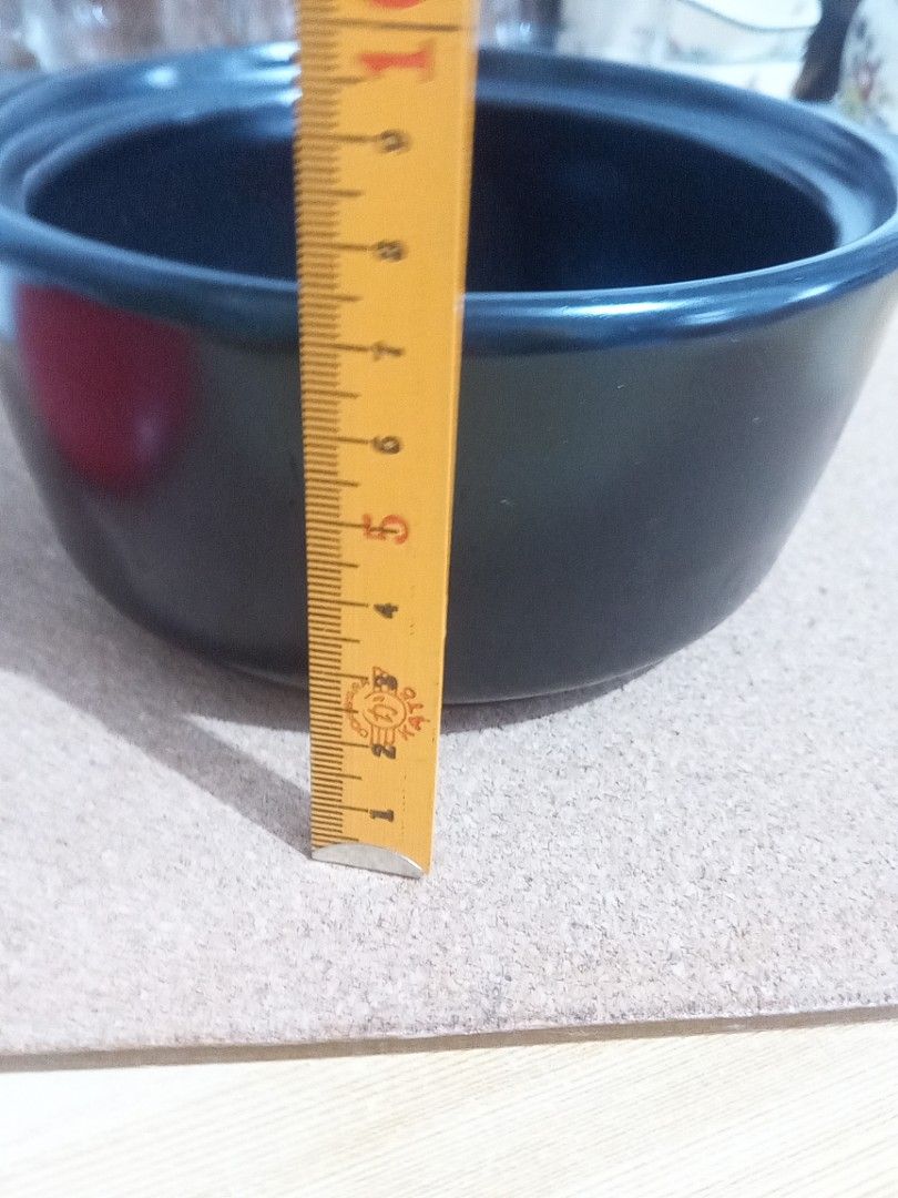Claypot (Category: Cookware & Accessories) located in Cavite. Submitted by hammy18 (Listing ID 1414142651, Image 3). Description: sign of usage.