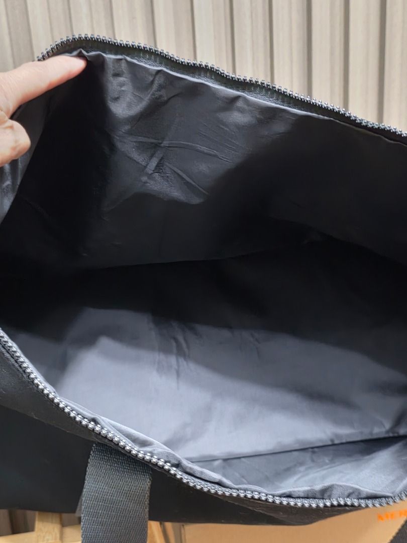 Coach Black Week-ender Travel Bag (Category: Luxury Bags & Wallets) located in General Santos City (Dadiangas). Submitted by wisedolphin-3dd2 (Listing ID 1414212898, Image 3). Description: - Authentic Coach Travel bag, very lightweight. - Secure zipper closure - Stylish gray shoulder adjustable strap, and Hand handle strap. - Features Coach logo on zipper pull and strap button - Polyester Lined interior - Includes original tag - Spacious design, 