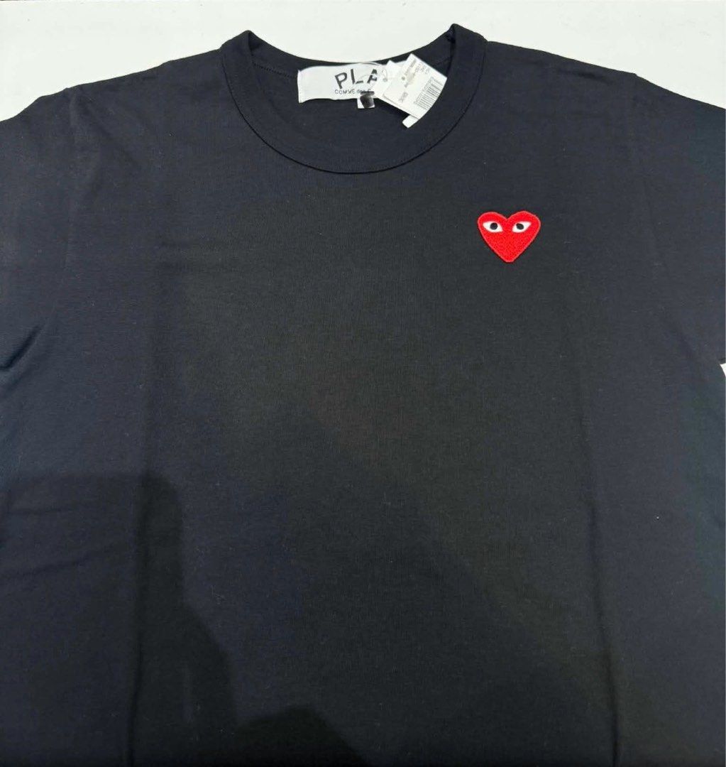 Comme des Garcons Play Black T-shirt (Category: Tshirts & Polo Shirts ) located in San Juan City. Submitted by ralphpatrickdy (Listing ID 1414209422, Image 1). Description: Bnew Japan Complete tags and Paper bag .