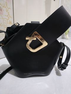 (Kategori: ) berada di . Dikirim oleh peanutz87 (ID iklan 1414138496, Gambar 1). Deskripsi: .