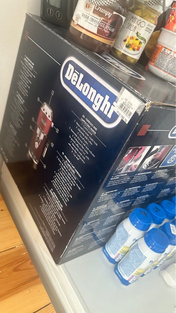 Delonghi Coffee Espresso Machine (Model EC685) (Category: Coffee Machines & Makers) located in Pasig City. Submitted by phaethrikh (Listing ID 1414142922, Image 2). Description: Delonghi Coffee Espresso Machine EC-685 Available in Red and Black with Box Selling Price: 13k (Original Price is 19.8K).