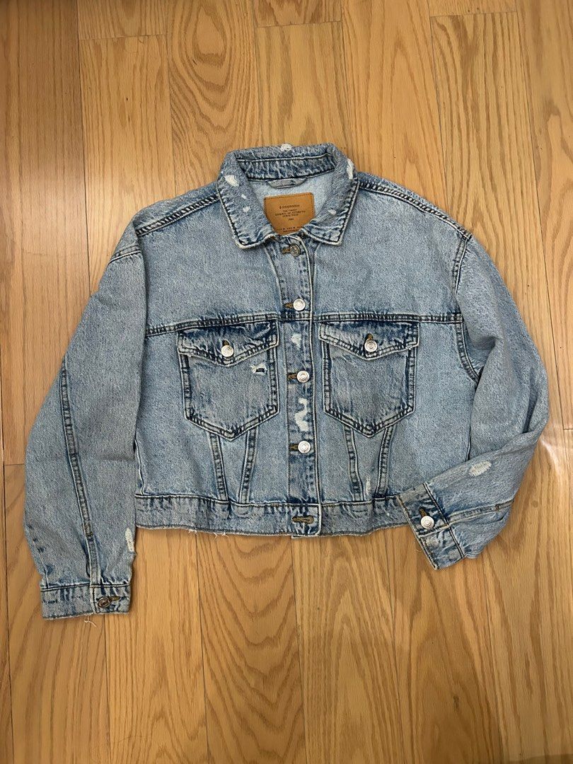 Denim Jacket (Category: Coats, Jackets and Outerwear) located in Pasig City. Submitted by gdeclutterwithme (Listing ID 1414214694, Image 1). Description: - Stradivarius denim jacket - Light blue wash & Distressed design - Relaxed fit - Vintage look - Size: M 20 x 19 dm for more details .