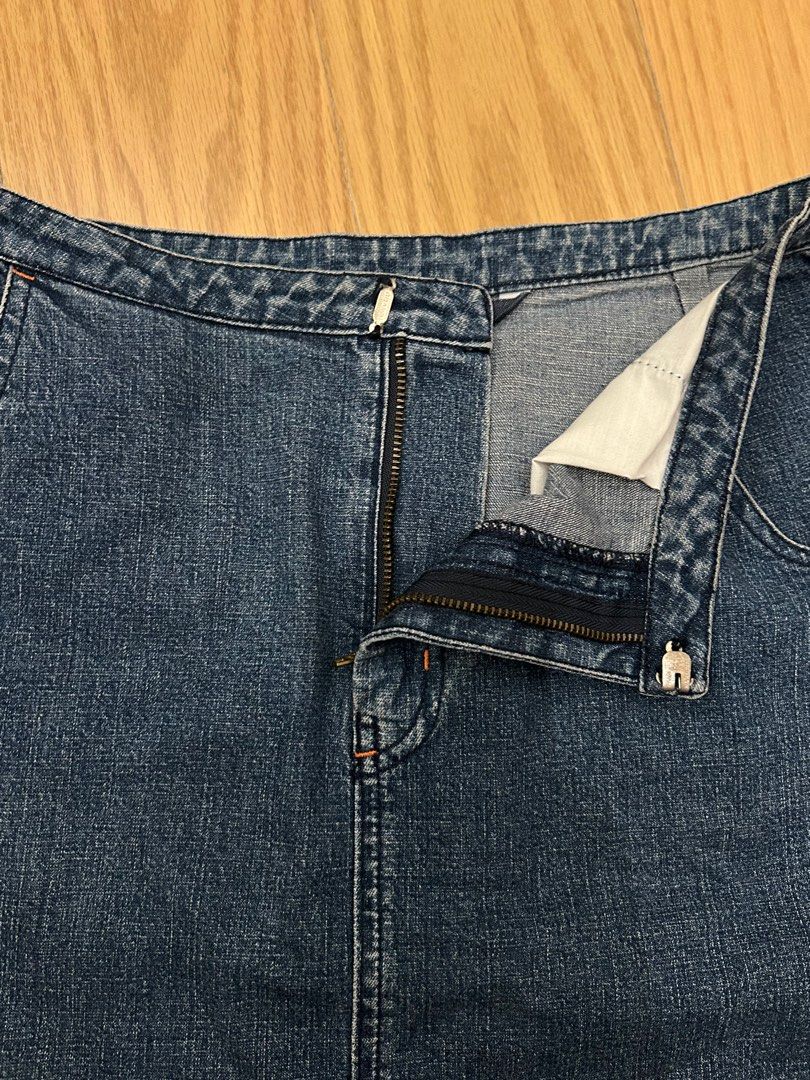 Denim Skirt (Category: Skirts) located in Pasig City. Submitted by gdeclutterwithme (Listing ID 1414216169, Image 3). Description: - Kamiseta denim skirt - Features: Zip closure, pockets - Style: Straight cut - Material: Durable denim - Perfect for casual outfits 19.68 x 18 dm for more details .