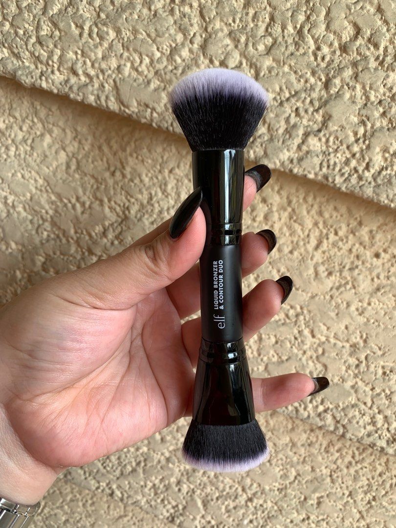 e.l.f. Liquid Bronzer & Contour Duo Brush (Category: Makeup) located in Quezon City. Submitted by jaianaapura (Listing ID 1414120979, Image 2). Description: Brandnew and authentic .