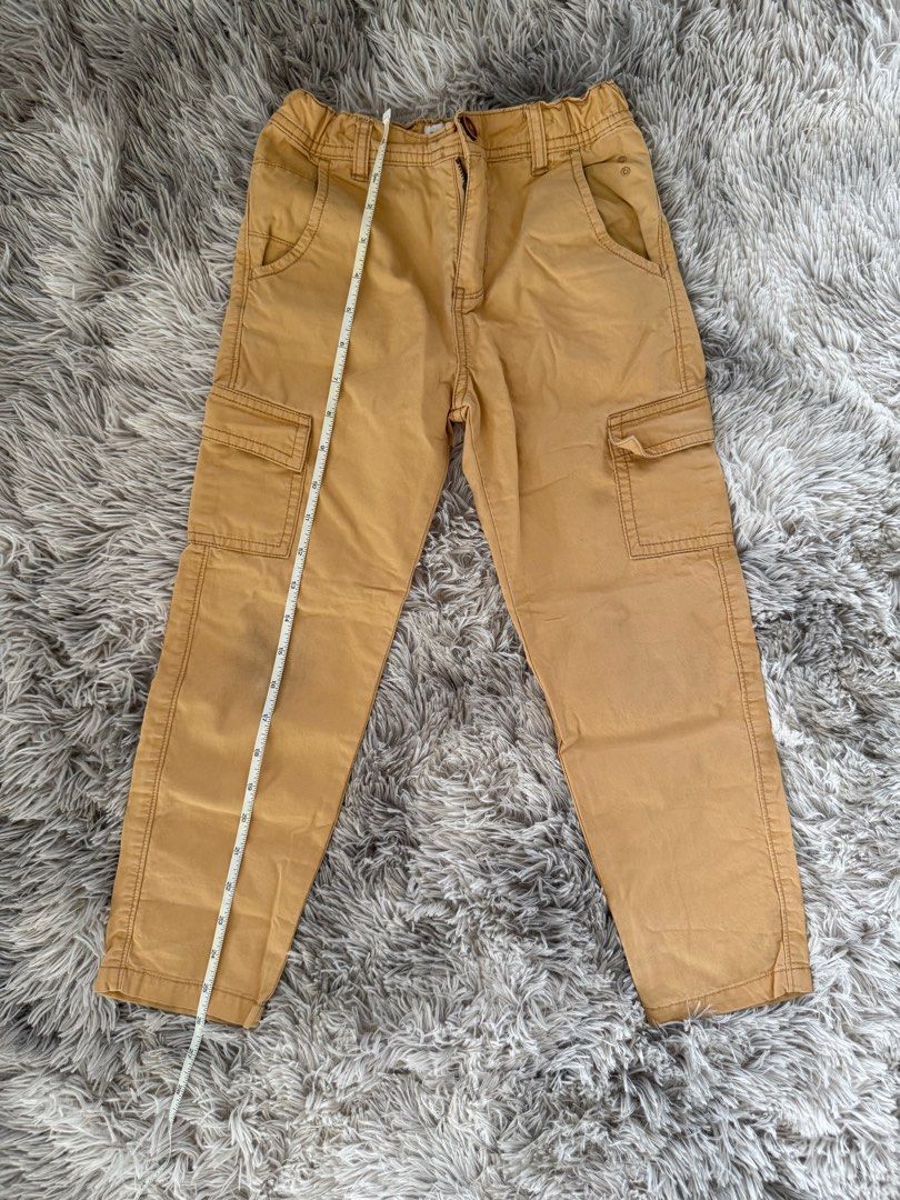 Gingersnaps Cargo Pants (Category: Babies & Kids Fashion) located in Muntinlupa City. Submitted by caistuff (Listing ID 1414126785, Image 2). Description: - Gingersnaps cargo pants - Size 6 - Tan color - Features cargo pockets Measurements: - L: 26 in - W: 13.5 in.