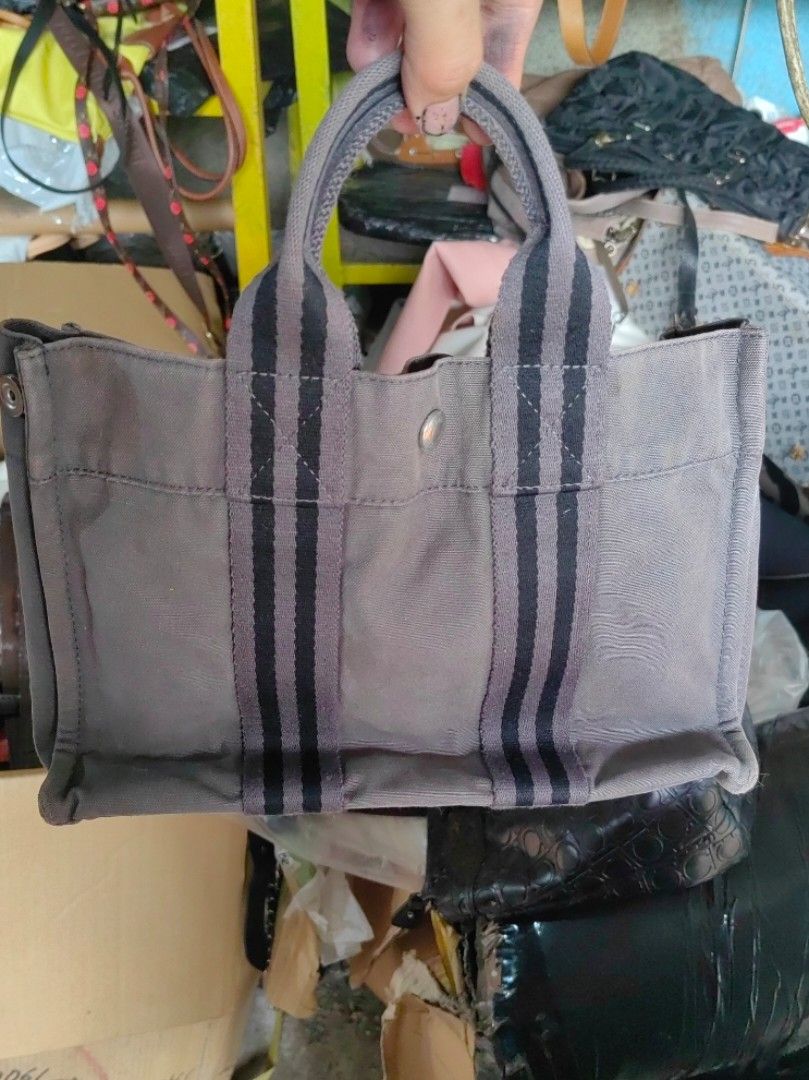 Hermes Vintage Canvas (Category: Luxury Bags & Wallets) located in Bacolod City. Submitted by darriebags88 (Listing ID 1414130996, Image 1). Description: small grey color authentic.