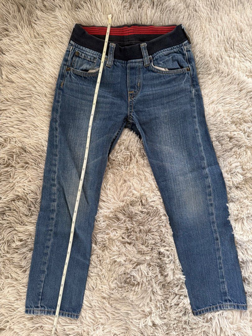 H&M Denim Boys Jeans (Category: Babies & Kids Fashion) located in Muntinlupa City. Submitted by caistuff (Listing ID 1414128188, Image 2). Description: - Brand: H&M - Slim fit pull-on jeans for boys - Features: - Dark blue elastic waistband with red - Two front pockets Measurements: - L: 28 in - W: 13 in.