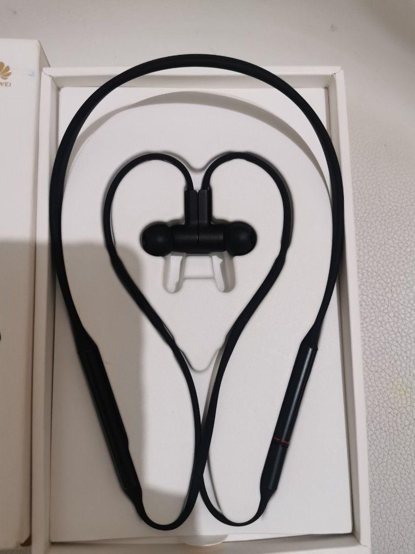 Huawei freelace (Category: Earphones) located in Quezon City. Submitted by declutter68112 (Listing ID 1414095595, Image 3). Description: .