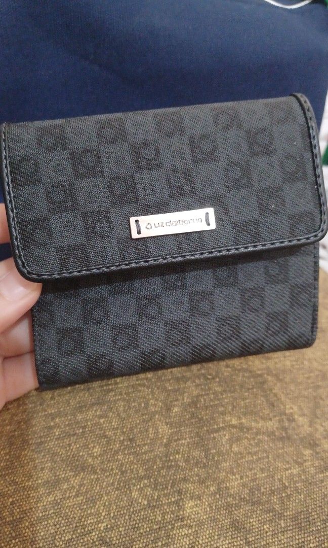 Liz Claiborne black checkered trifold wallet (Category: Luxury Bags & Wallets) located in Paranaque City. Submitted by style_bymm (Listing ID 1414115217, Image 3). Description: ⚫️Authentic Liz Claiborne ⚫️ LIKE NEW, as in 😍 ⚫️ small trifold wallet ⚫️ black and checkered pattern with LC initials ⚫️ current owner not used ⚫️ previous owner barely used ⚫️ 7-card compartment.