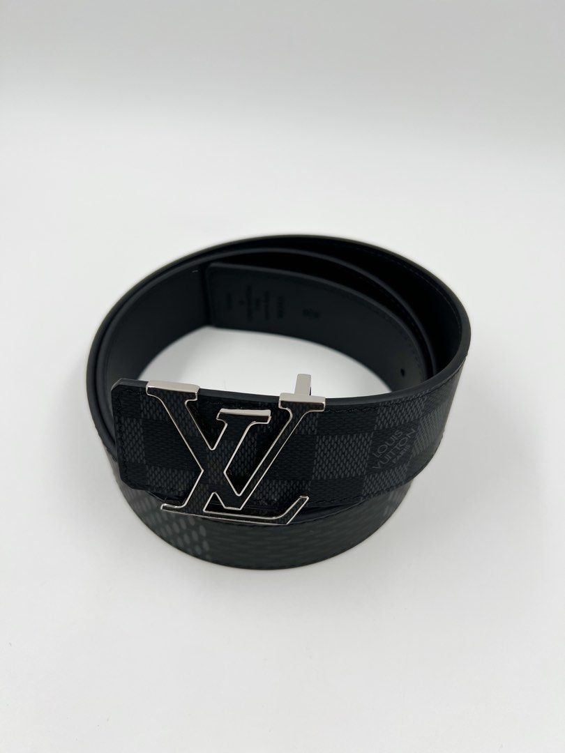 ⚜️Louis Vuitton - Initiales Reversible Belt (Category: Luxury Accessories) located in Makati City. Submitted by 90sangel (Listing ID 1414226163, Image 2). Description: •Item: Louis Vuitton Reversible belt 🖤⚜️ •Size: 85/90/110 - 40mm •Condition: Excellent! no hidden issues *From 2024-25 LV initiales collections. Classic Damier Infini canvas graces one side, while the reverse is solid calf leather // unisex This includes original box, dustbag care