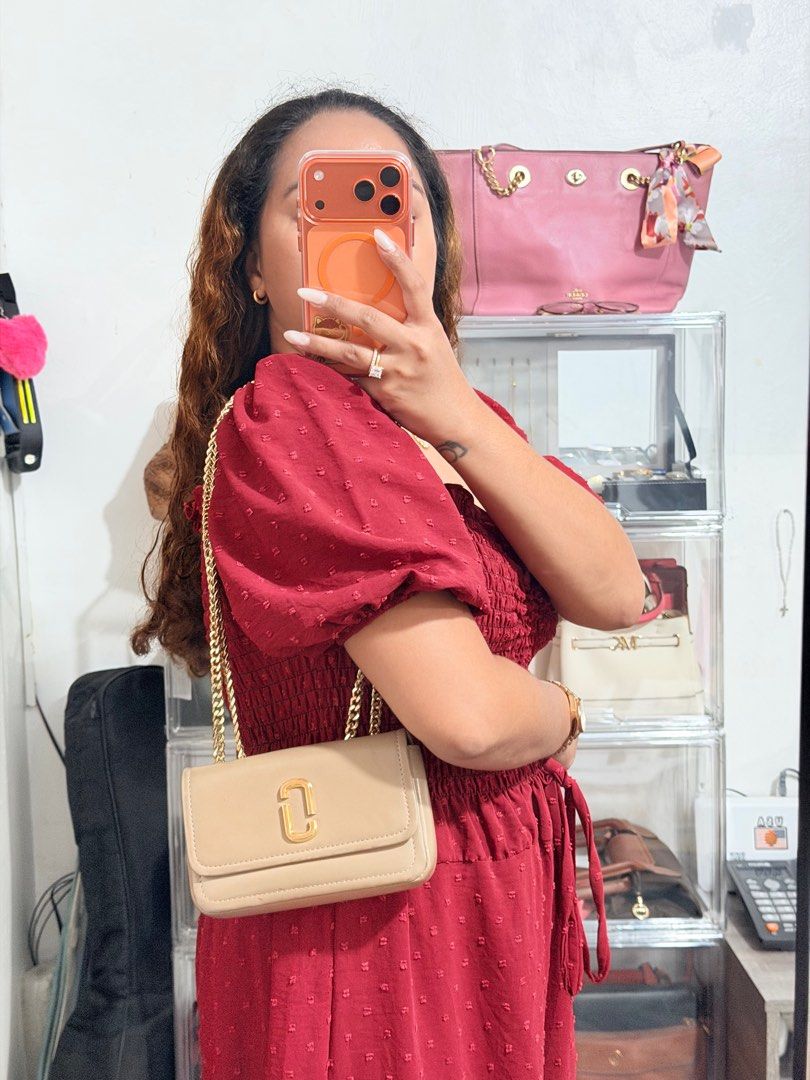 Marc Jacobs Snapshot Bag (Category: Luxury Bags & Wallets) located in Naga. Submitted by mariannekathleen (Listing ID 1414199134, Image 2). Description: Marc Jacobs Glam Shot Mini Nude and Pink 2200 pesos only each.
