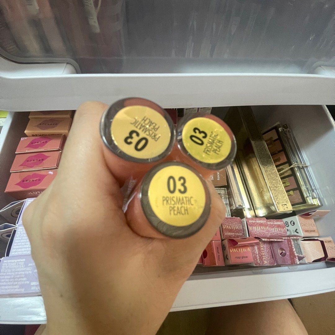Milani Keep It Full Lip Plumping Gloss (Category: Makeup) located in Paranaque City. Submitted by mkels1204 (Listing ID 1414070758, Image 2). Description: Milani Keep It Full Lip Plumping Gloss - Shade: Prismatic Peach (03) - Gold cap, clear tube - New and sealed.